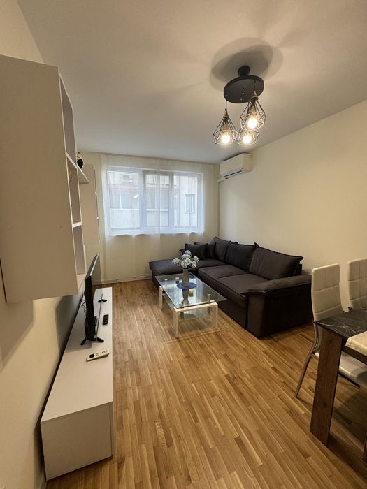 Дава се под наем Двустаен апартамент в Варна, Лятно кино Тракия - 60 кв.м за 511 € - Снимка #2