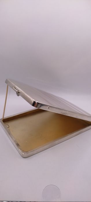 Продам серебренный подсигар.