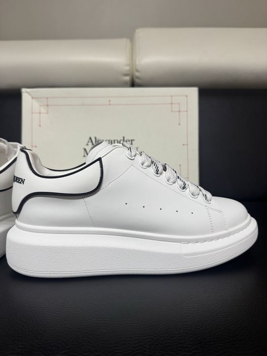 Alexander McQueen 42