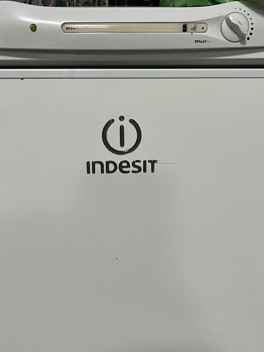 Двухкамерный холодильник.