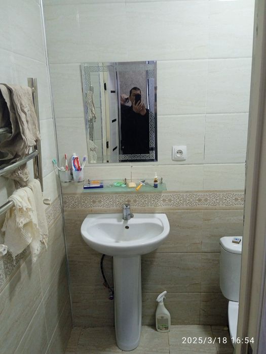 Продаётся Миробод 2ком 2/1/1этаж.Новастройка.улфат