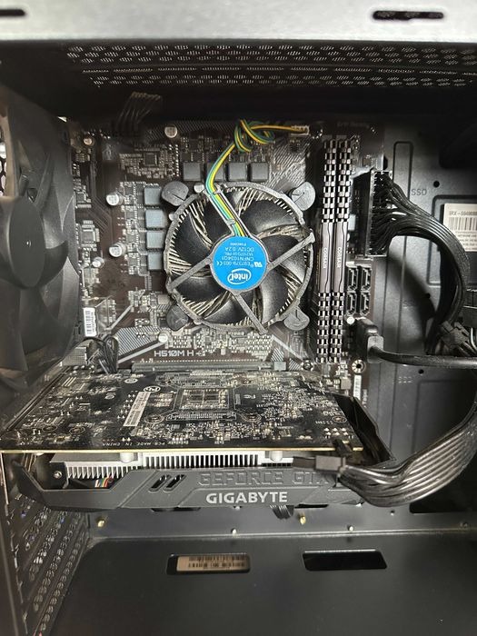 ГеймКомпютър Nvidia GTX 1650 Intel i3 10100 Ram Corsair 16 GB 2133mhg