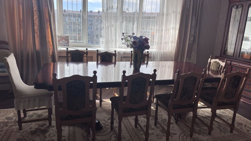 Продам стол и стулья