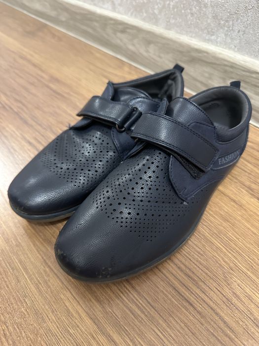 Отдам школьные туфли на мальчика