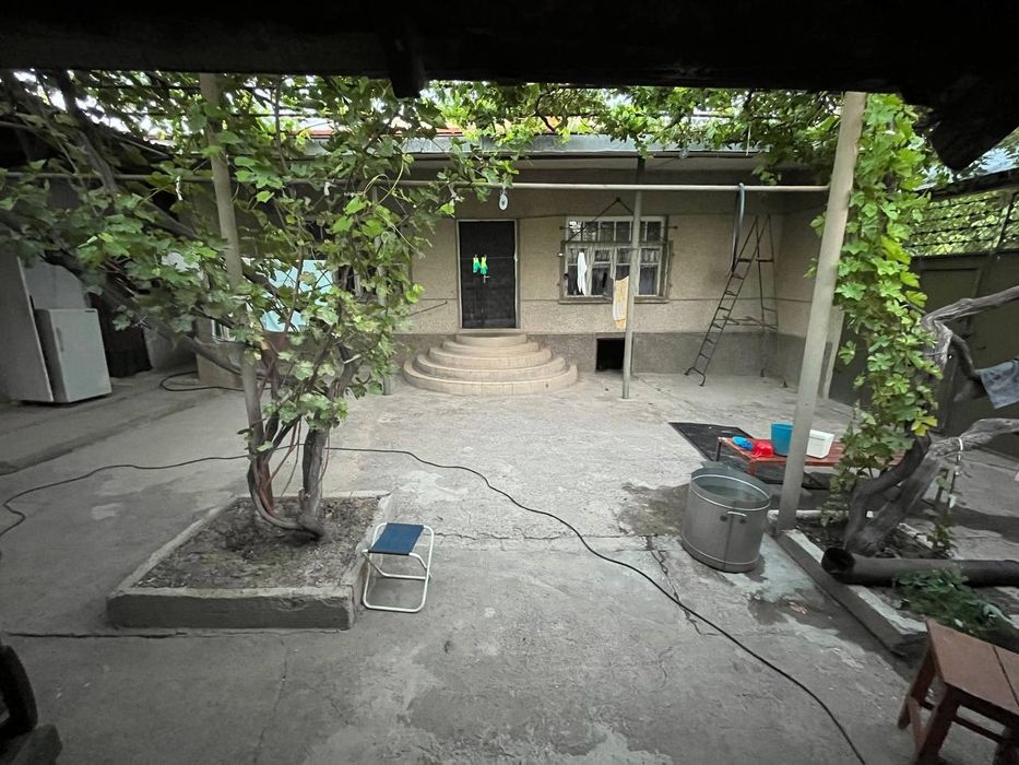 Дом с участком г.Чирчик (газ+свет,участок) от собственника)