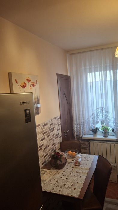 Apartament cu 2 camere schimb cu casa