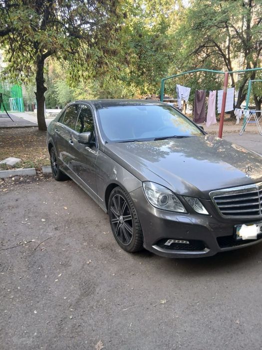 Машина(мерседес)