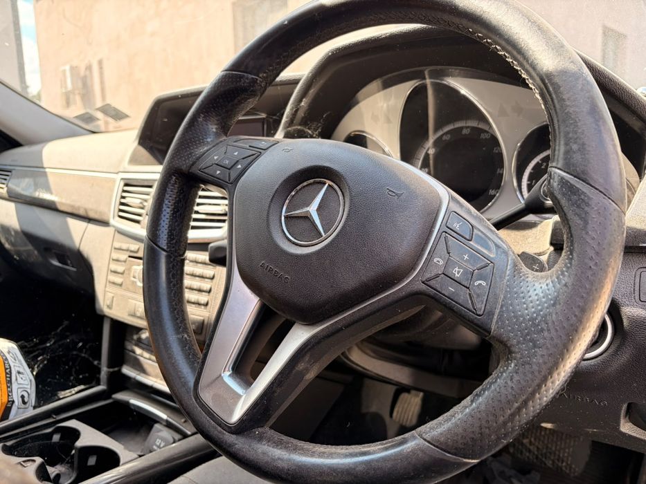 Dezmembrari/dezmembrez  Mercedes E220 2,2dci 2014