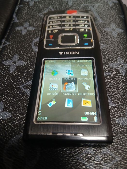 Assalom alekum Telefon sotiladi Original Nokia 6500 Klassik 1Gb Black