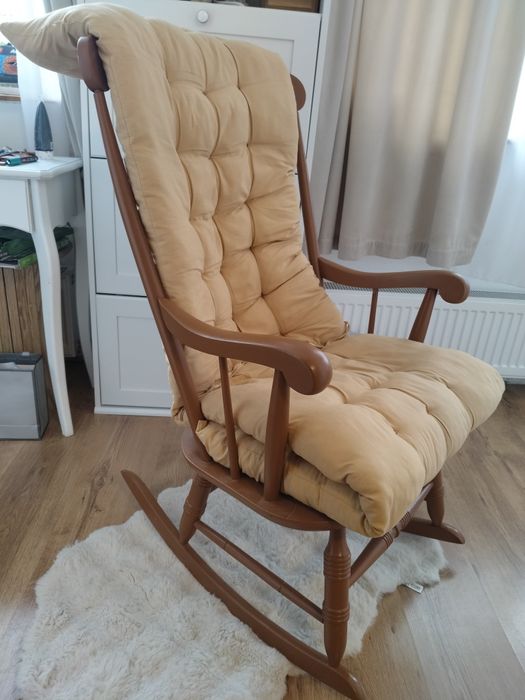 Scaun balansoar din lemn