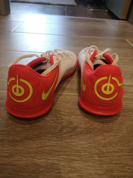 Футболни обувки nike 38