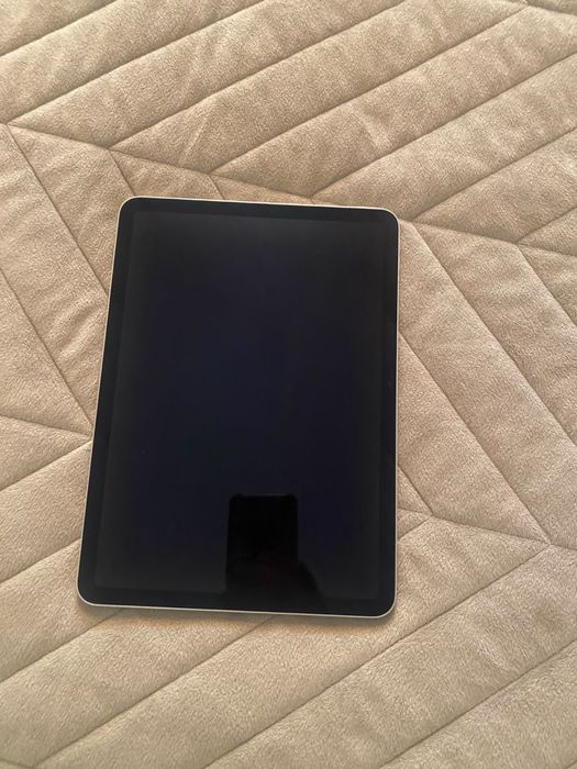 Ipad air 11 почти новый