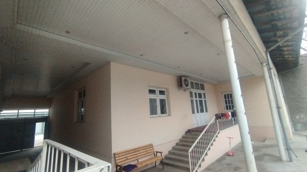 6 sotixli xovli sotiladi. Bank orqaliyam gaplashsa bo'ladi