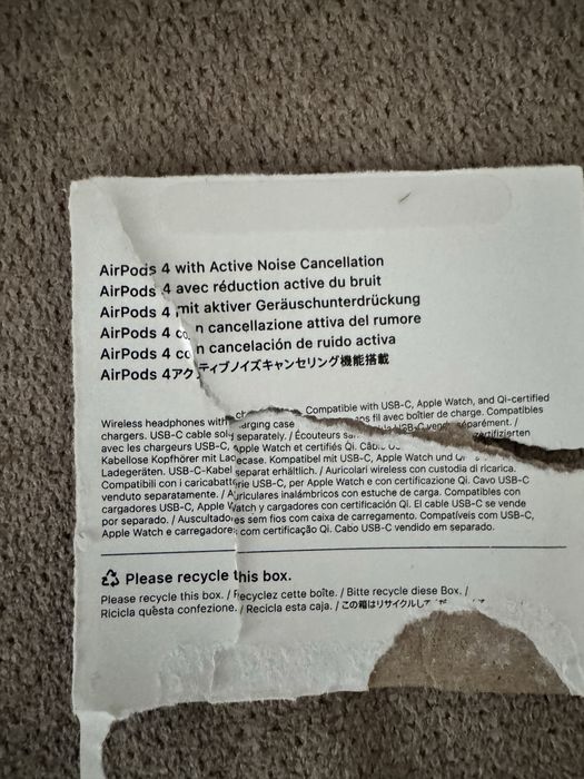 Casti Apple airpods 4 cu active noice cancellation