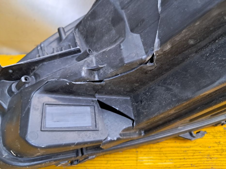 Фар  пежо 308  2021 г Peugeot 308