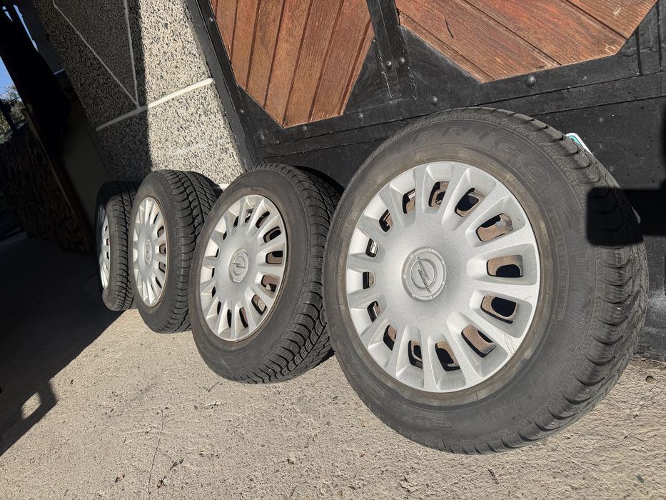 4х100 R14 чисто нови гуми Debica D2025