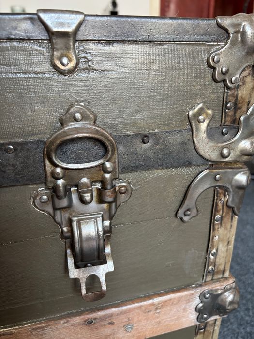 Cufăr de călătorie început secol XX, restaurat profesional