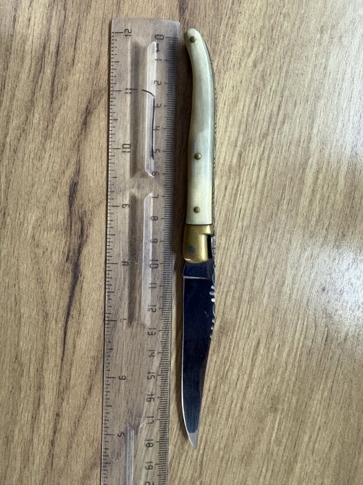 Френски сгъваем нож Laguiole стомана 12C27