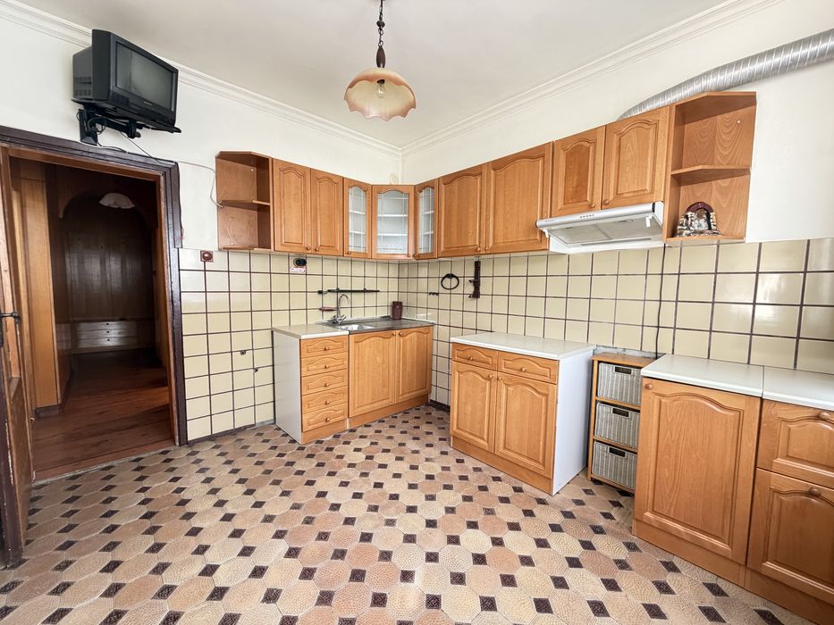 ИМОТИ Силистра продава тристаен апартамент с гараж