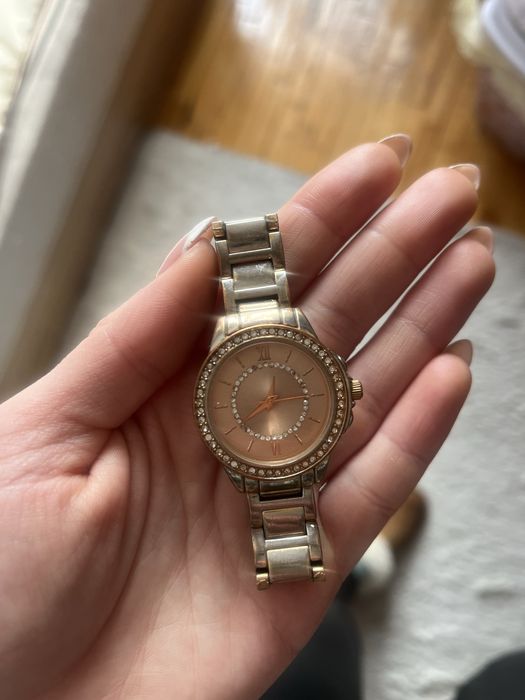 Дамски часовник