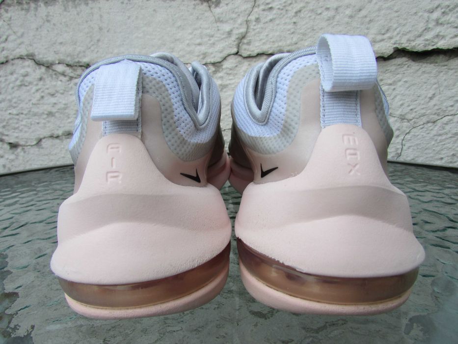 Дамски маратонки Nike Air Max Axis