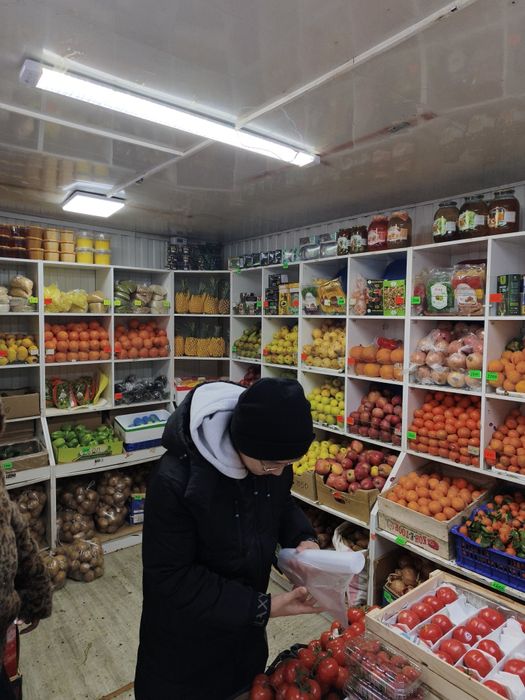 Овощной киоск продается