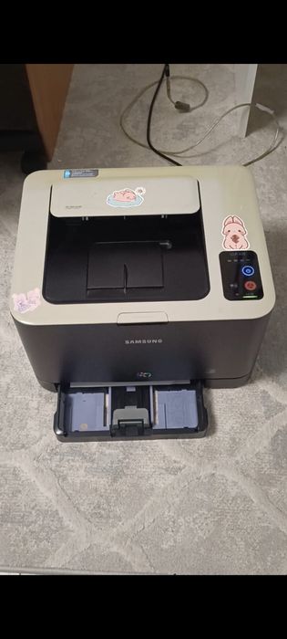 модель Samsung CLP-325