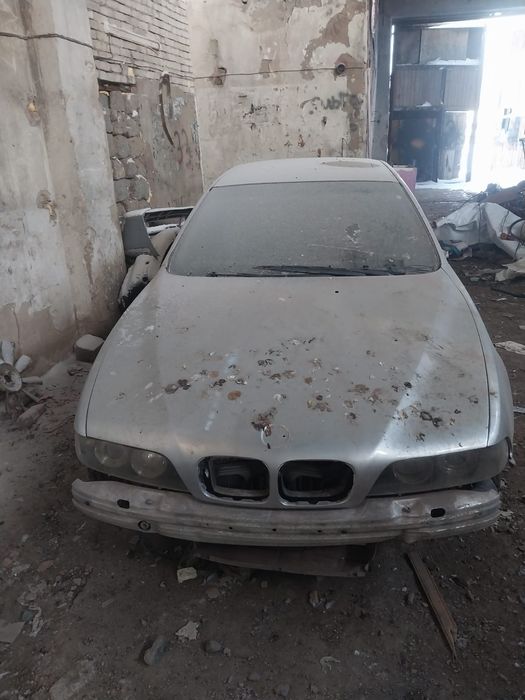 Продам BMW по запчастям