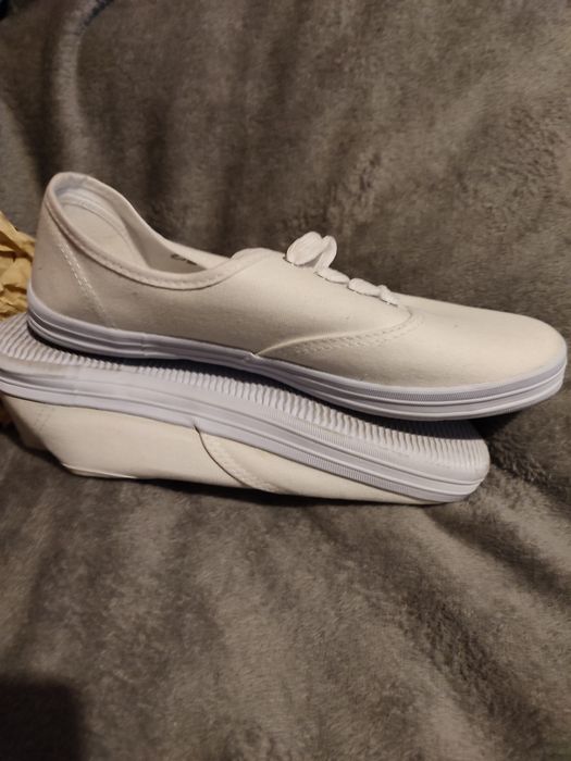 Tenisi dama mărimea 39