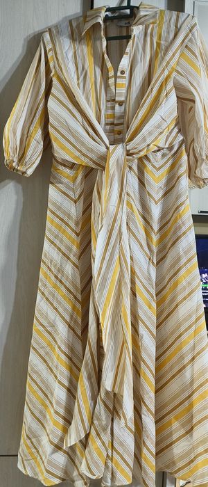 Продам  платья разные