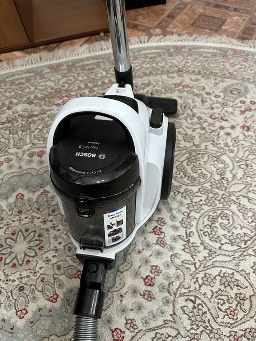 Пылесос  проводной Bosch