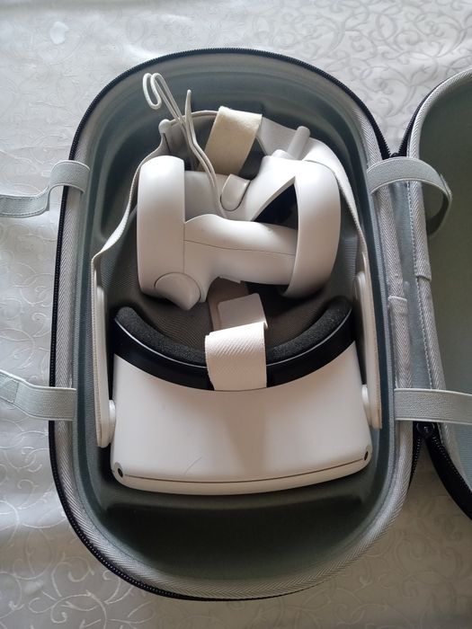 Продам Oculus Quest 2