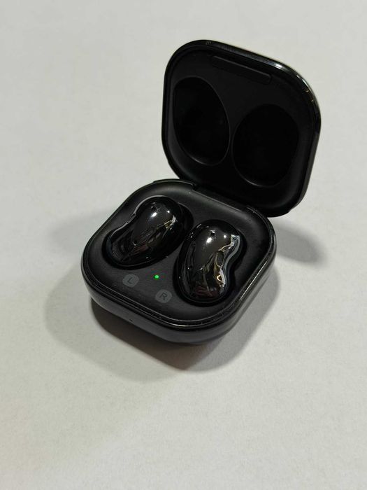Блутут слушалки Samsung Galaxy Buds Live