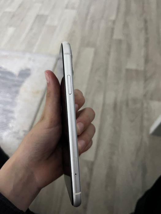 Iphone 11 продам белый торг есть