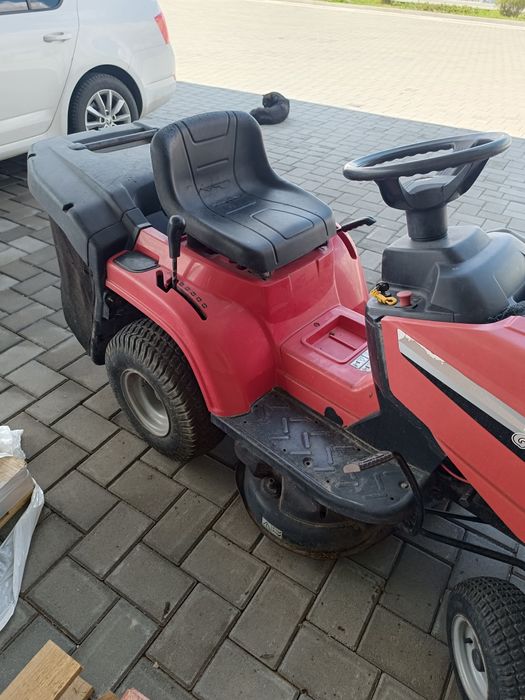 Tractoraș de tuns marca Club GARDEN made in Italia