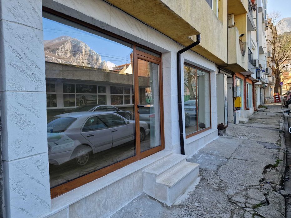 Продавам помещение в идеален център