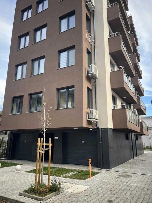 Тристаен апартамент за продажба в кв. Хаджи Димитър