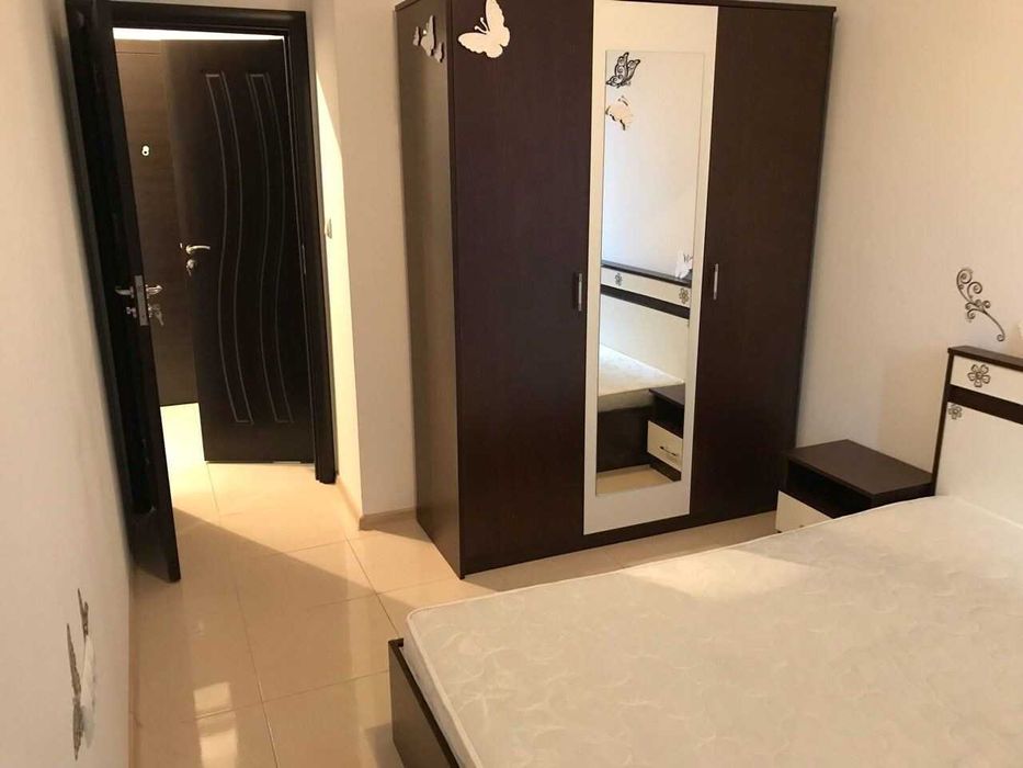 Тристаен апартамент в Южен