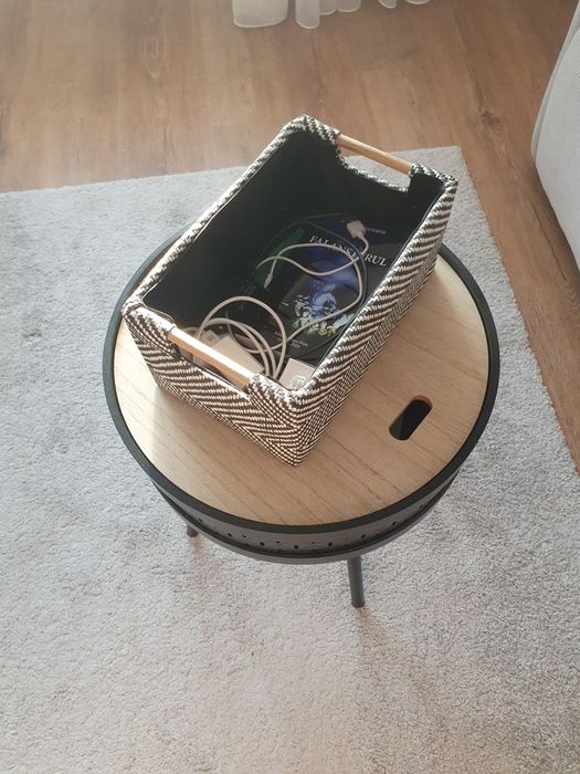 Vand măsuță super oferta !