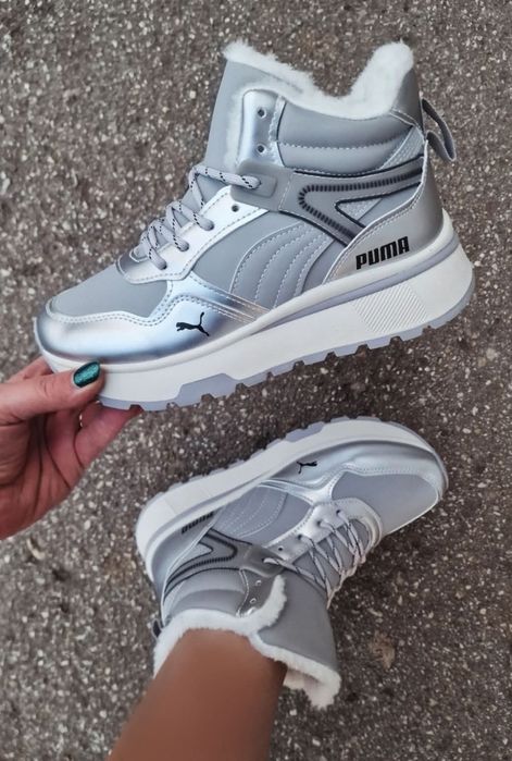 Дамски боти с много дебел пух