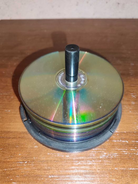 набор CD/DVD дисков и кассет станция метро Москва