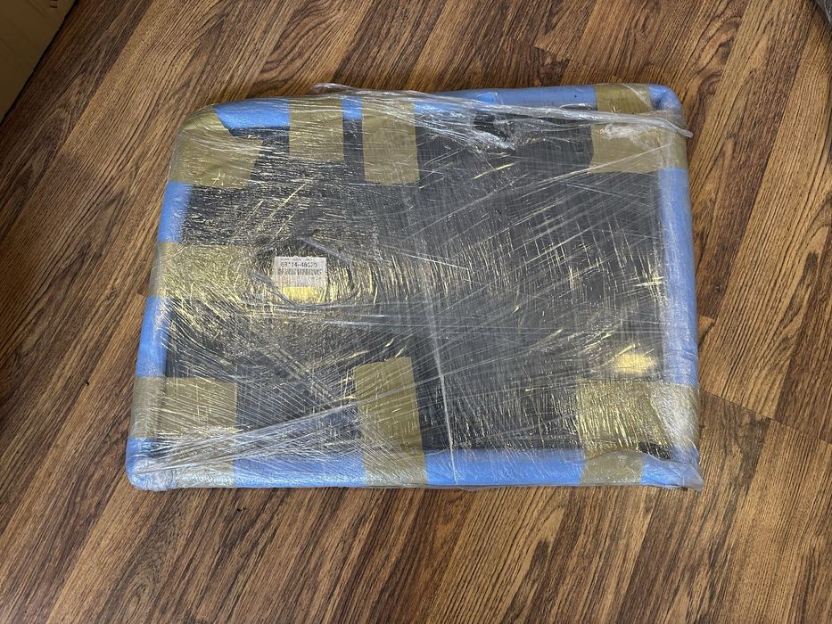 Стекла задних дверей Toyota Highlabder 1