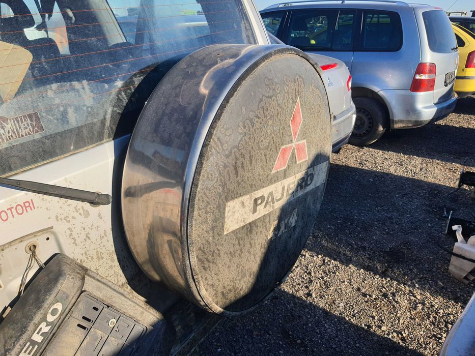 На части! Mitsubishi Pajero 3.2 DI-D