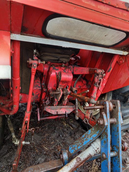 Vând tractor international