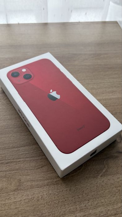 iPhone 13 128 ГБ RED — отличное состояние