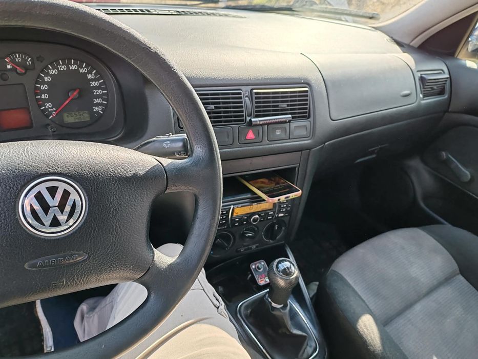 Vand/schimb golf 4 1.6 benzina