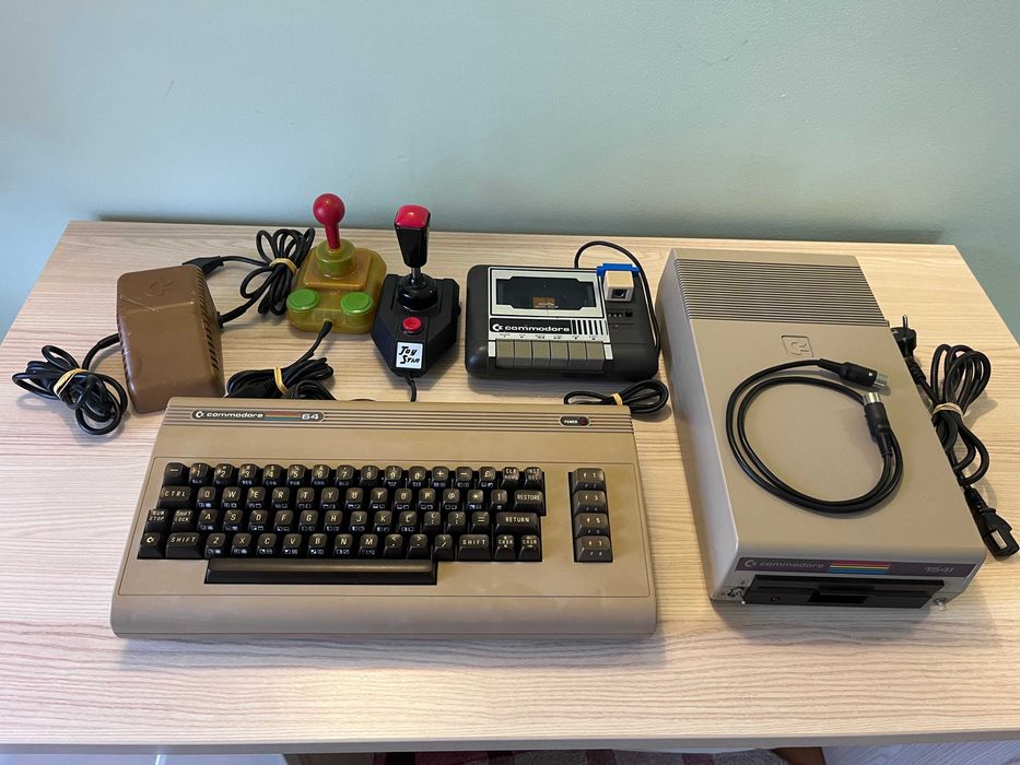 Lot componente rare retro computing Commodore 64 Breadbin, 1530, 1541