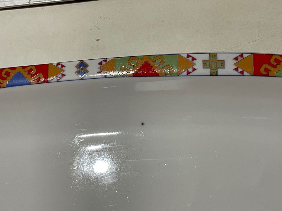 Голямо порцеланово плато с маркировка