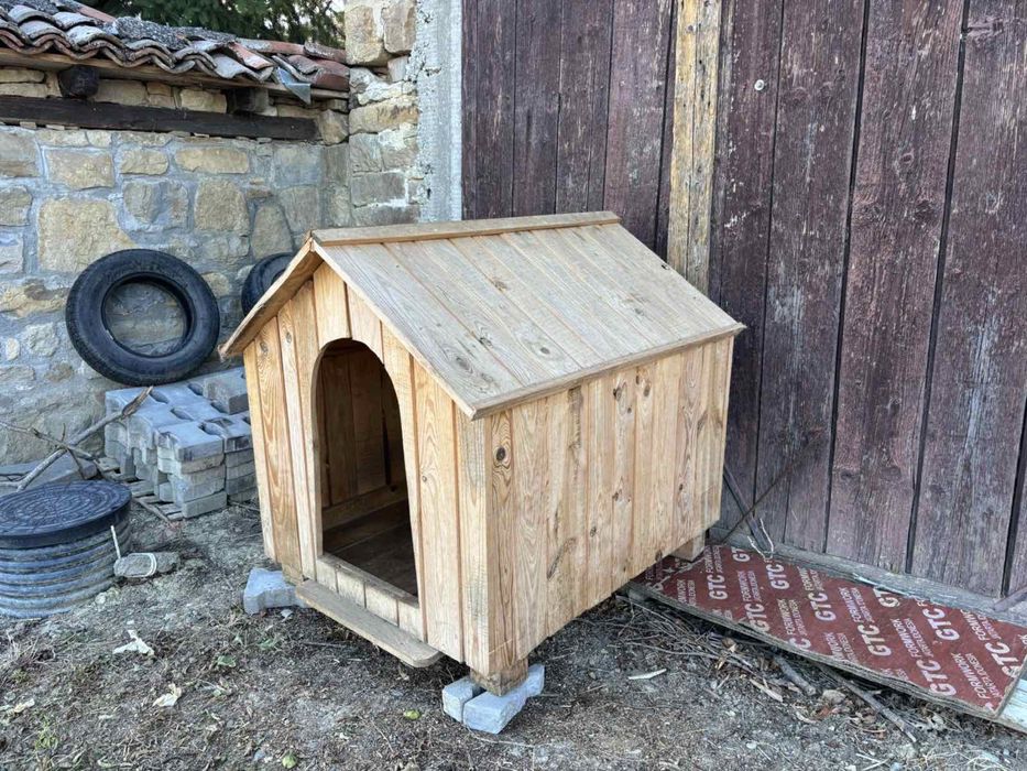 Къща за голямо куче