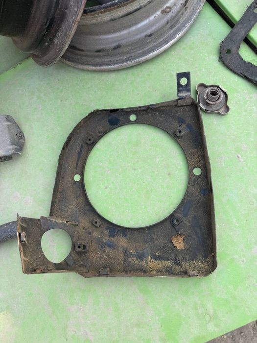 Москвич фара кронштейн